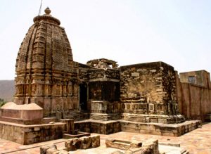 neelkanth-temple- BEST TOURIST ATTRACTION IN ALWAR